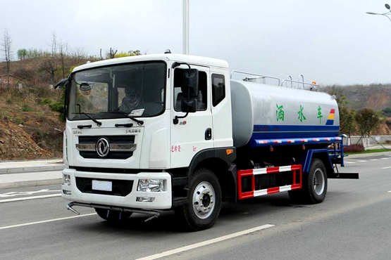 怎樣排除灑水車柴油機(jī)過早、過遲的噴油現(xiàn)象？